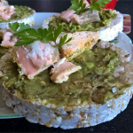 Wafle ryżowe z masą avokado i łososiem by blue_hope